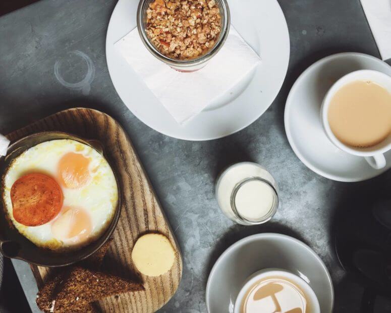 Airbnb Breakfast: What All Hosts Should Know About Serving Food to Guests